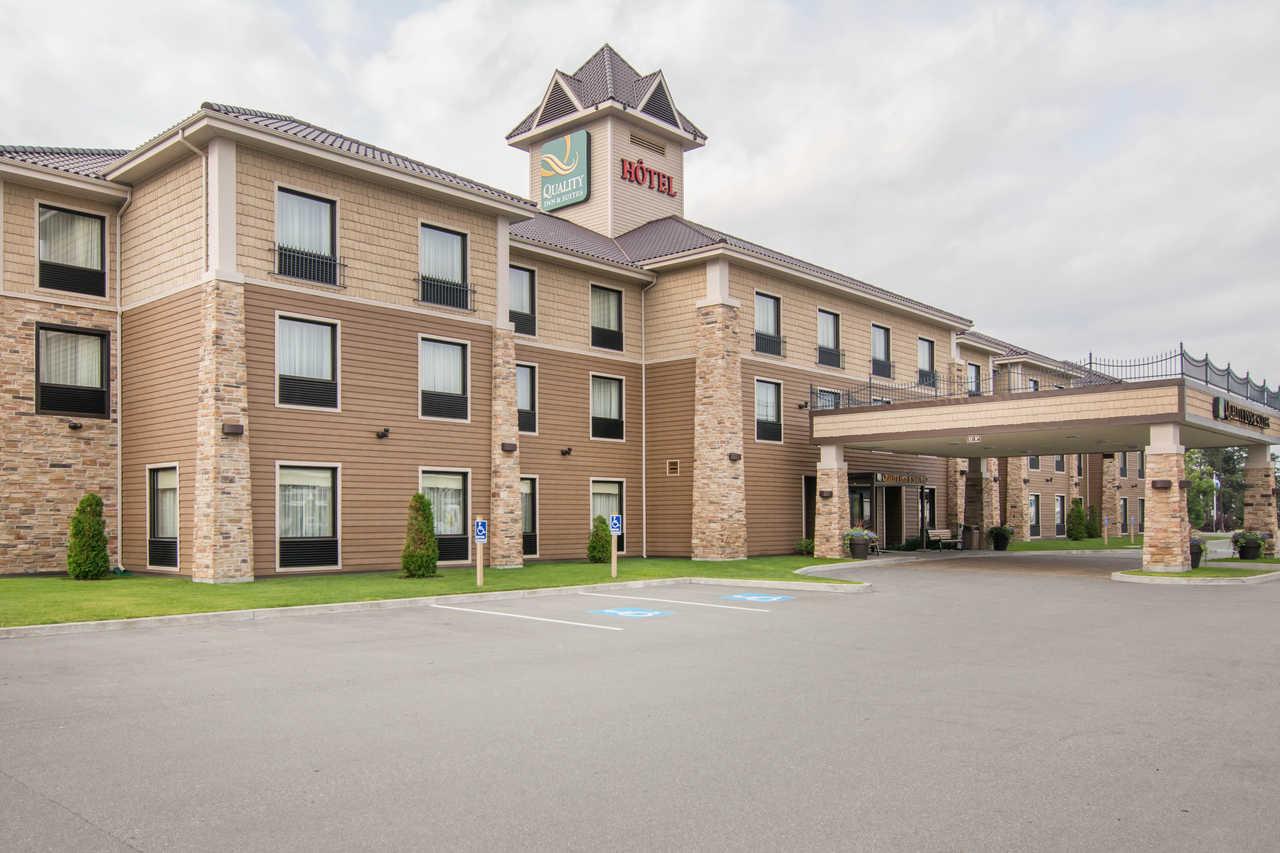 Quality Inn & Suites Val-d'Or Exterior foto
